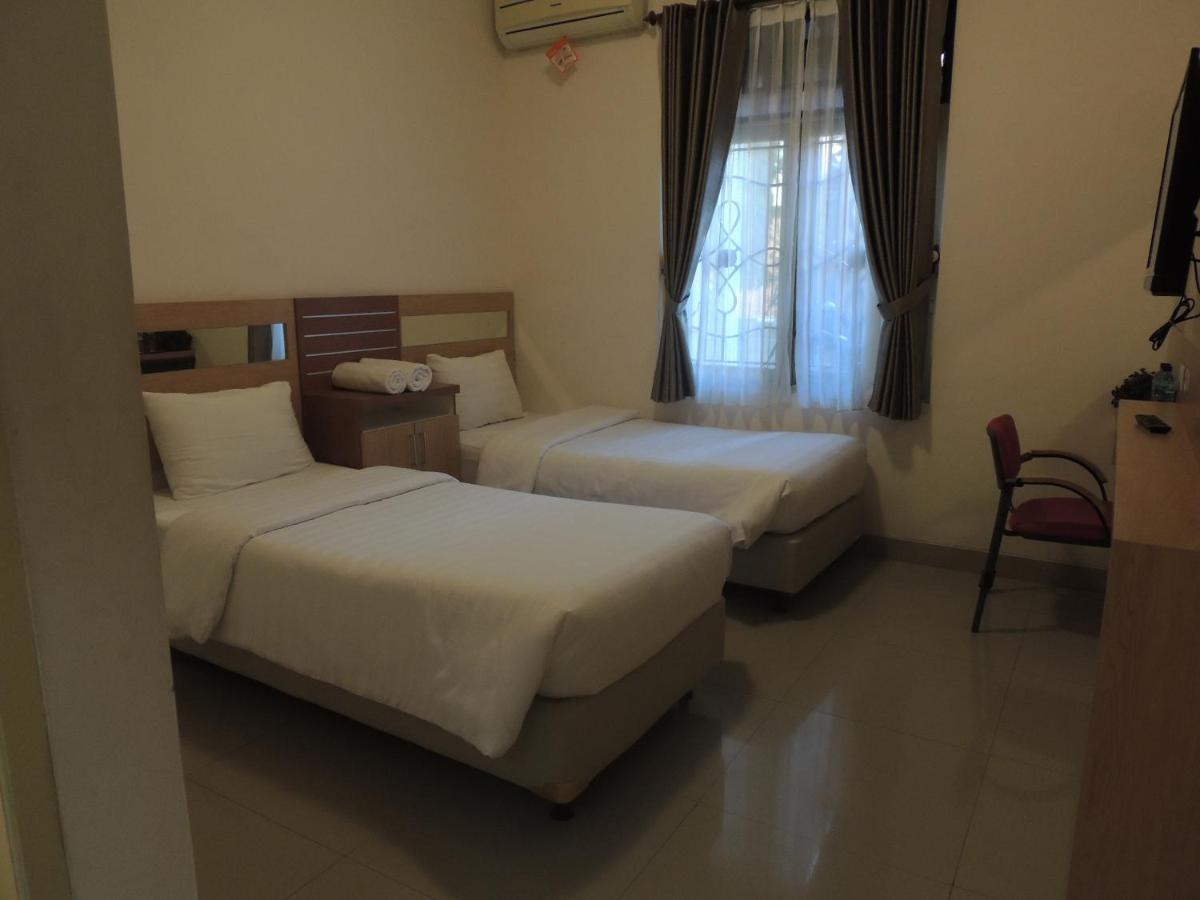Shabrina Homestay Syariah Kalasan Exterior photo