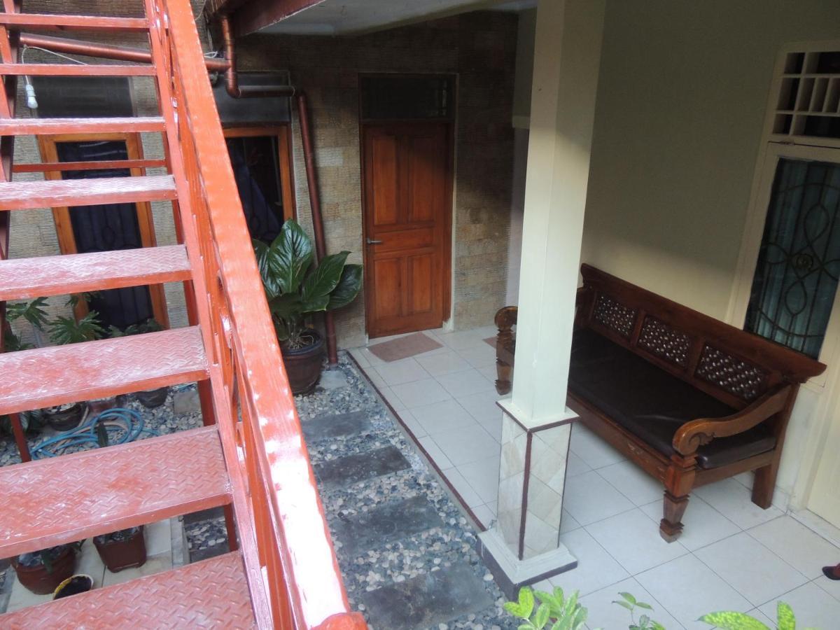 Shabrina Homestay Syariah Kalasan Exterior photo